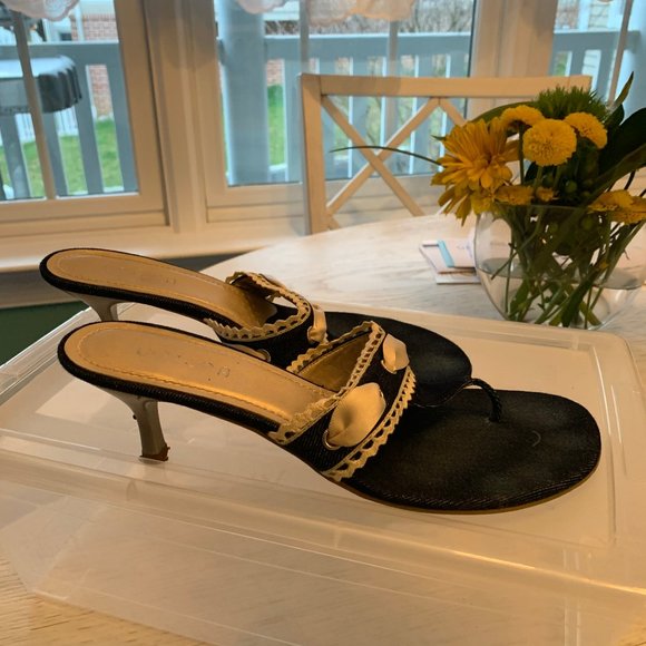 UNISA Sandle - Picture 3 of 3